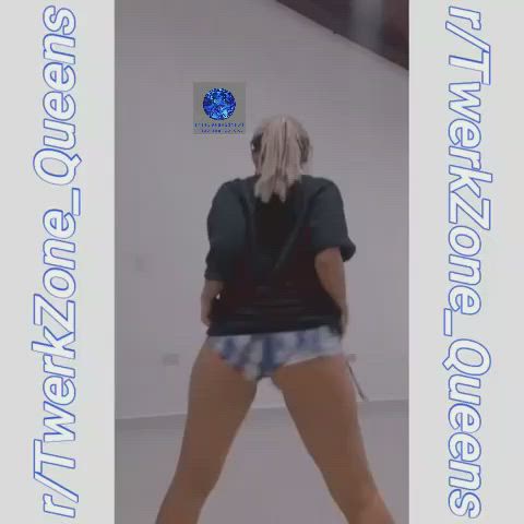 ass latina twerking gif