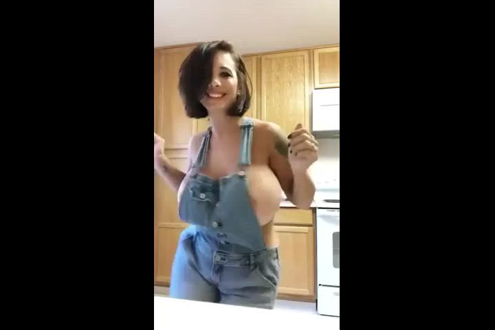 big tits boobs dancing kitchen pawg tits gif