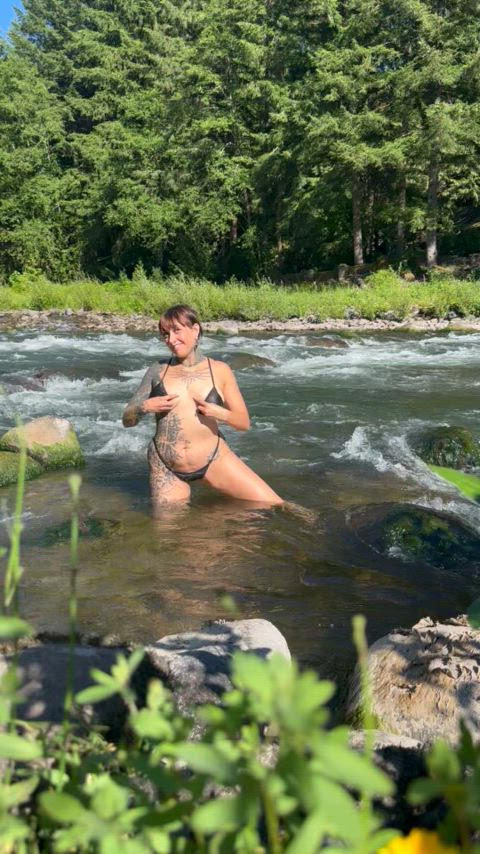 amateur big tits cute homemade milf step-mom tattoo tattooed tits r/fuckoutdoors