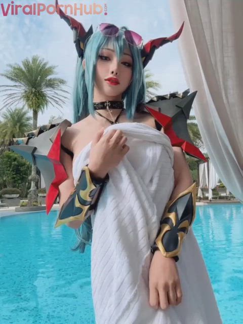 asian big tits bouncing bouncing tits cosplay sexy taiwanese gif