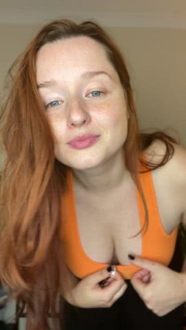 areolas big nipples big tits boobs curvy freckles long hair redhead big-areolas torpedo-tits