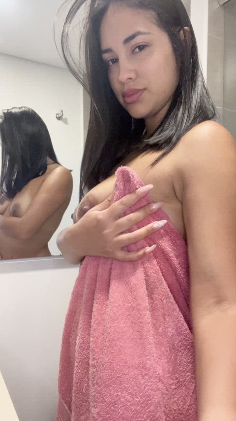 amateur tits onlyfans latina natural tits nsfw jerk off gif