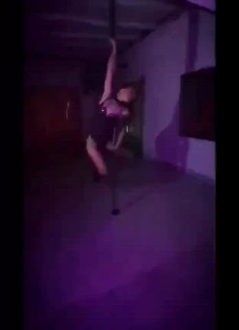 amateur ass brunette dancing homemade latina onlyfans pole dance sex sexy adorable-porn