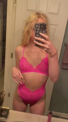 do i look good in pink? [f]