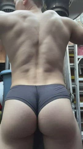 ass big ass bubble butt gay gym jiggling gif