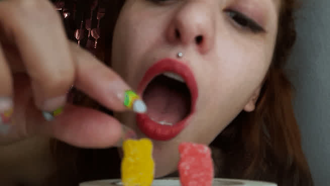 food fetish giantess vore gif