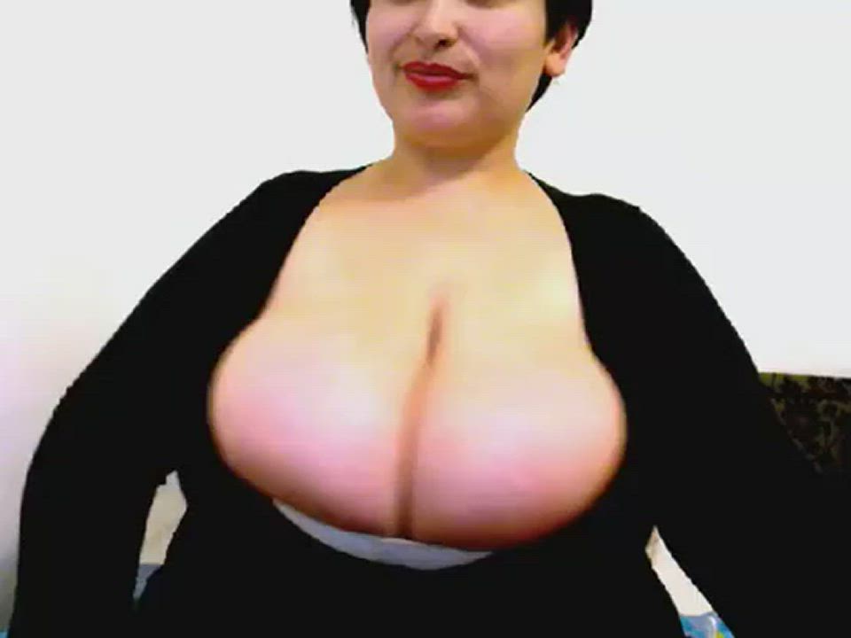 BBW Huge Tits Webcam gif