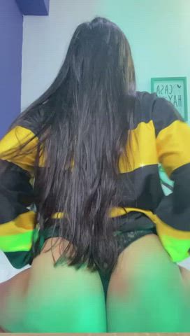 ass big ass bouncing dancing latina long hair sex toy shaking teen gif