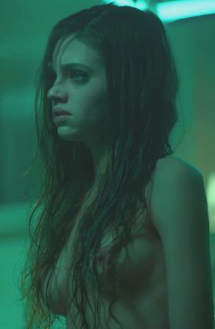 India Eisley (Look Away - 2018)