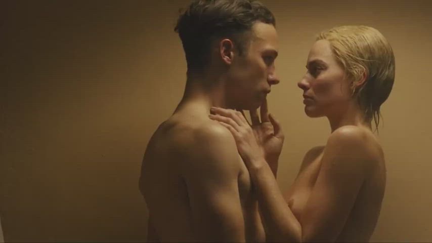 actress celebrity cinema erect nipples margot robbie small tits celeb-nude-debut