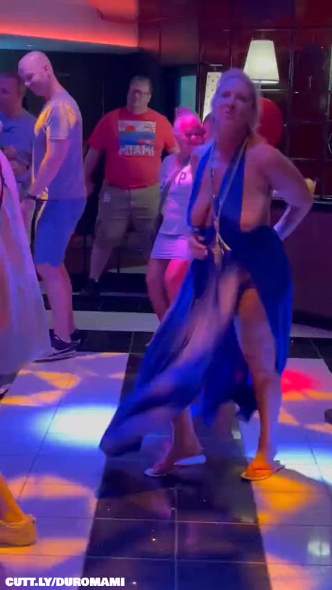 amateur dancing flashing funny porn milf party public tits trashy boners r/nsfwfunny