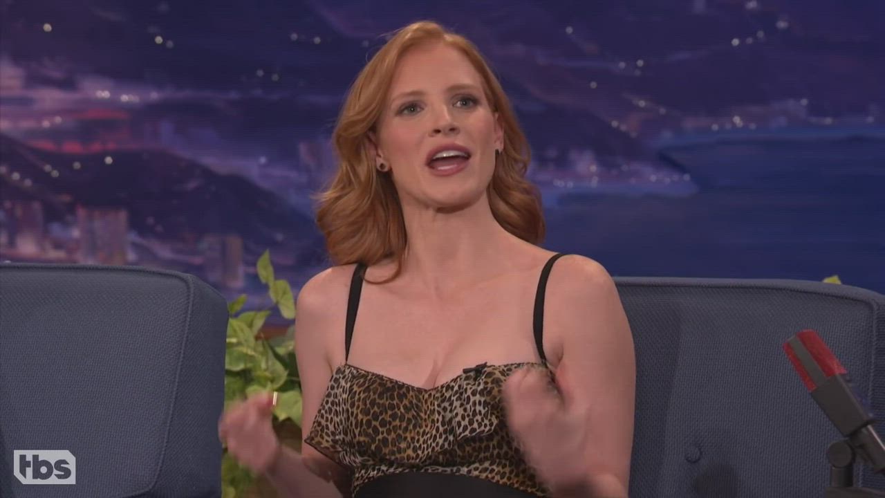 Jessica Chastain bouncing cleavage