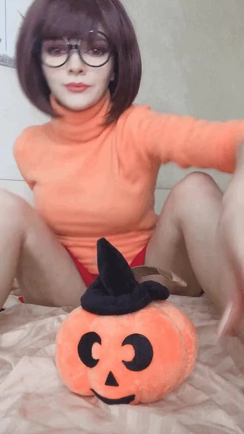 (154318) Velma are waiting for halloween ~ by Evenink_cosplay