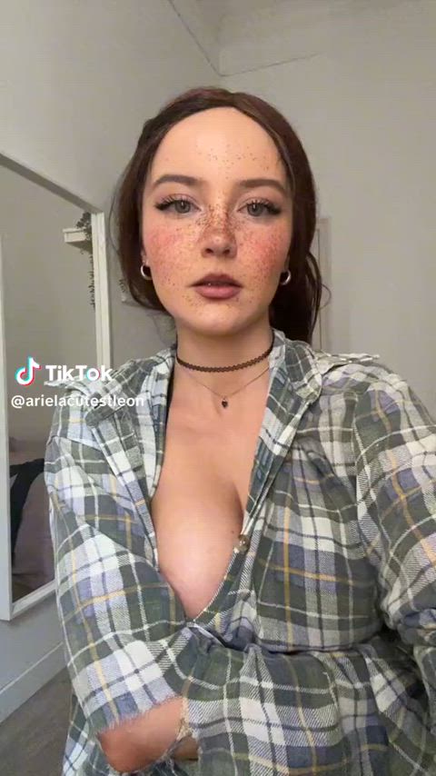 ArielaLeon - More tiktok flash vids on my TT likes (juanmomo45)