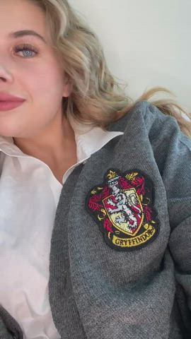 20 points to gryffindor if you eat pussy!