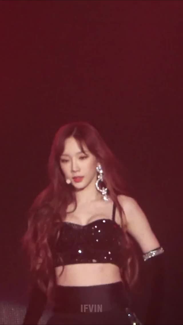 Taeyeon - Love You Like Crazy - The Unseen Concert in Seoul Day 1 (200117) - Cut
