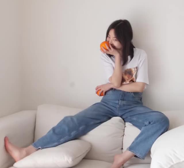 Ahn So-Hee feet