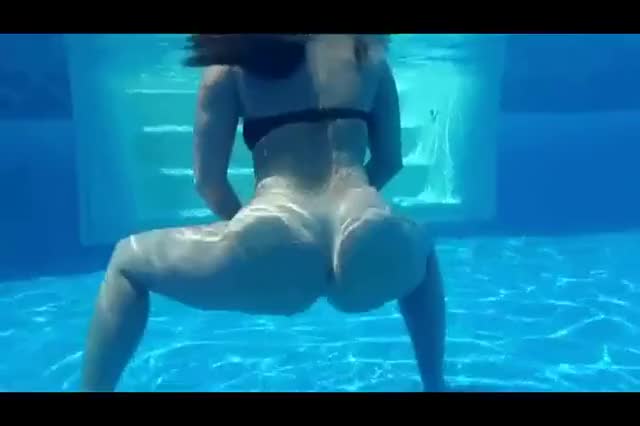 Underwater Twerk