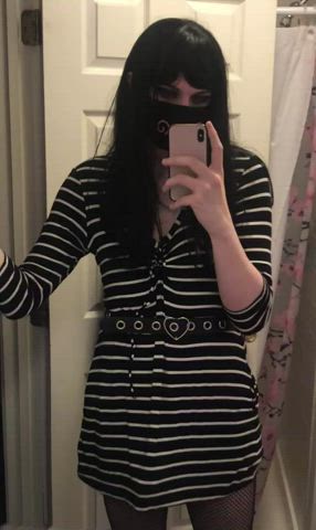 Can i be your horsey-hung goth gf?? ????