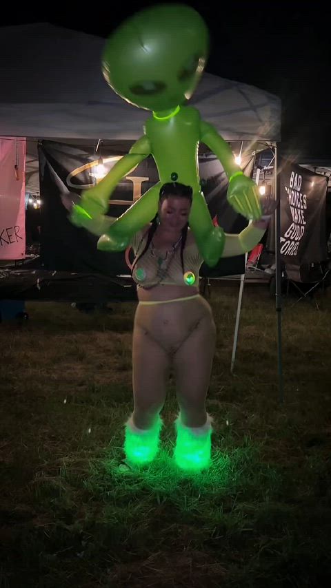 Thick festival mommy ready to party