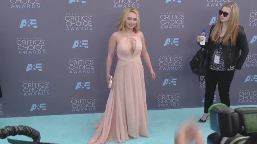 celebrity cleavage hayden panettiere gif