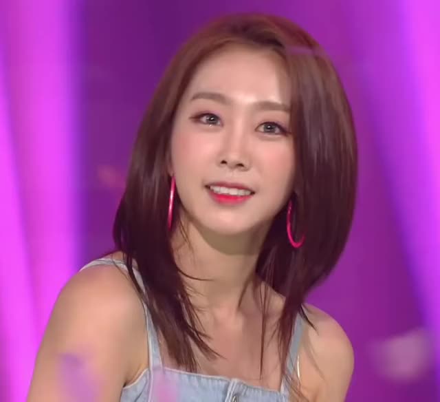 Lovelyz Jisoo THE SHOW 190618 2