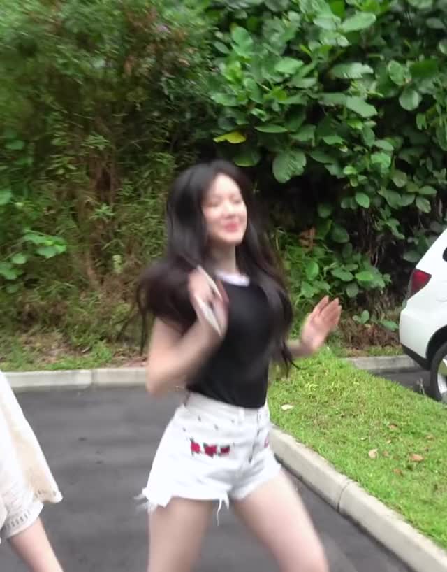 (G)I-DLE Shuhua 14