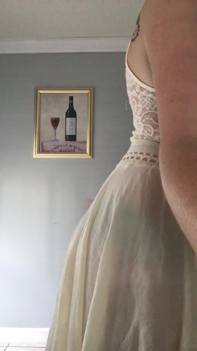 Kikipawg dress tease