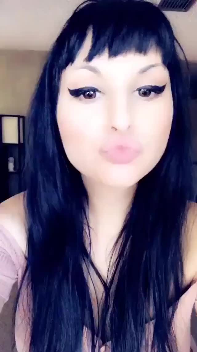 Bailey Jay - I m bored. Say hi on my snap.-1066180782627188737-10661807