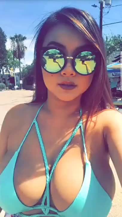 Vicki Li walking