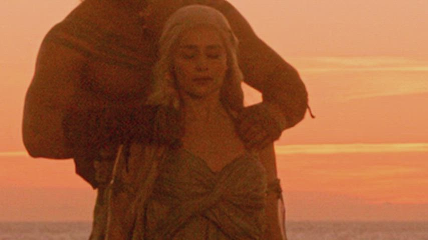 blonde celebrity emilia clarke nipples nude nudity gif