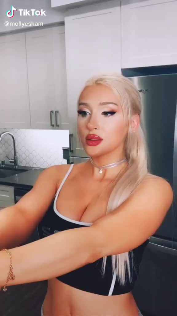 Mollyeskam on TikTok