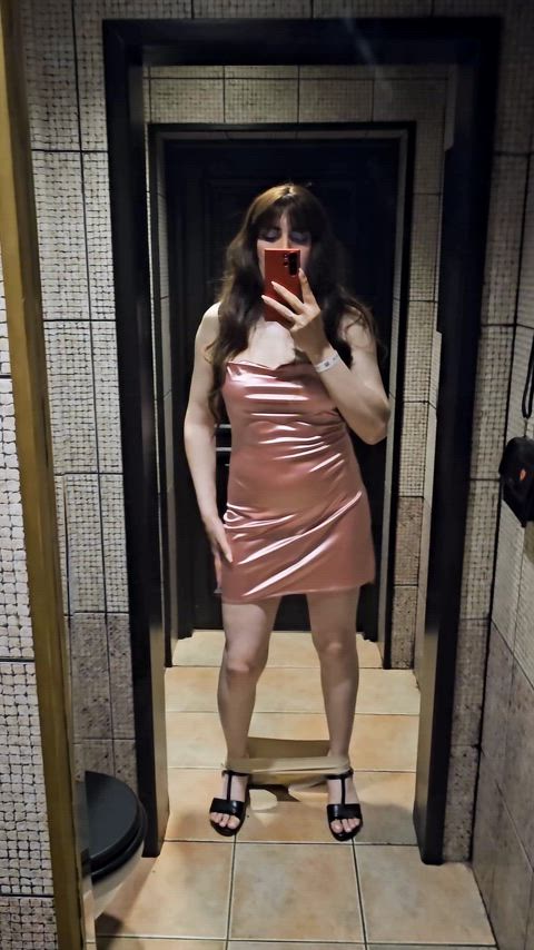 This dress is so sexy it made me play with myself!