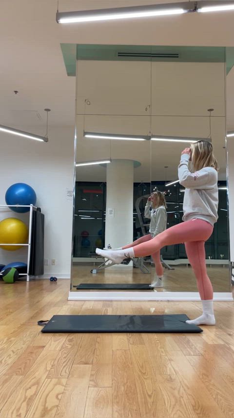 Front split practice 🤸🏻‍♀️