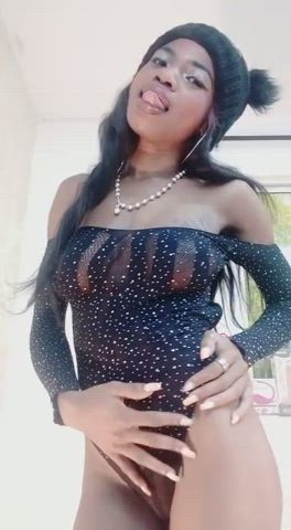 amateur big tits boobs cute dancing ebony latina nsfw tits gif