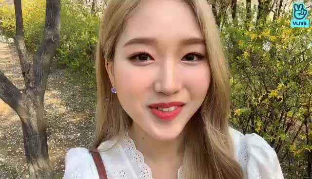 V LIVE - [이달의 소녀] 엉망징창사생대회 1등 꽃놀이 19