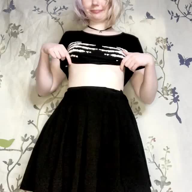 I love how black contrasts my pale skin. I hope you enjoy my reveal!