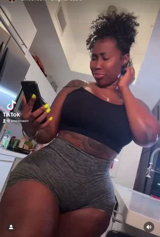 ebony thick twerking gif