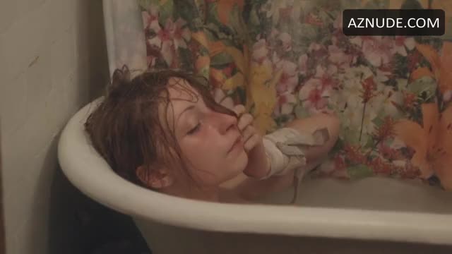 Arielle Holmes in Heaven Knows What