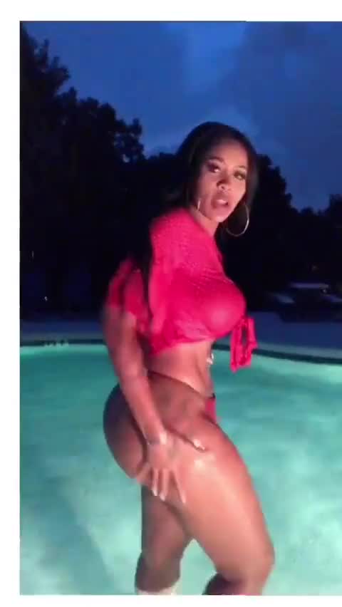 Deelishis @iamsodeelishis