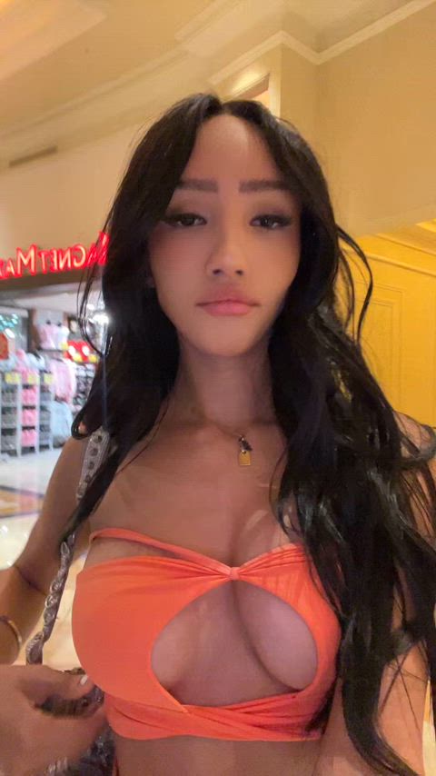 ebony lightskinned petite tiktok gif