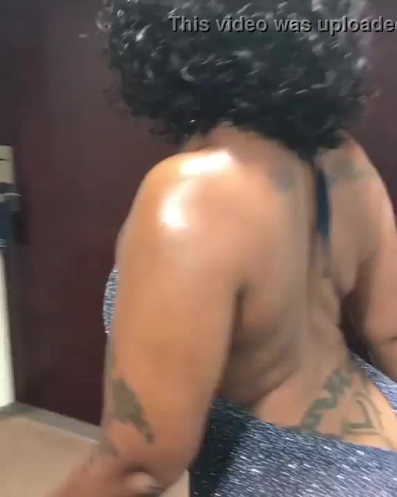 Big Ass milf looking for big dick at hotel