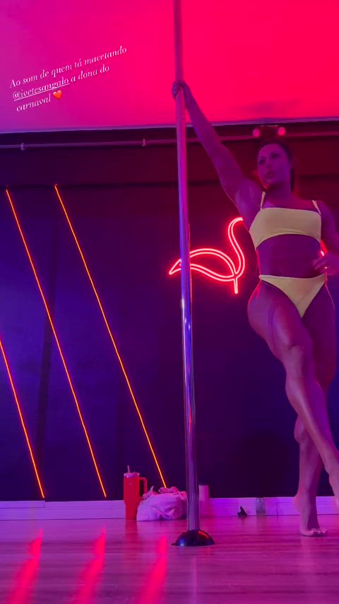 ass big ass big tits brazilian celebrity dancing muscular girl pole dance gif