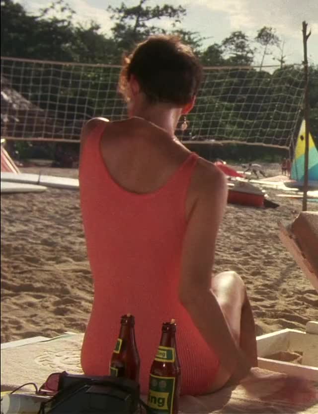Mary Gross - Club Paradise (1986)