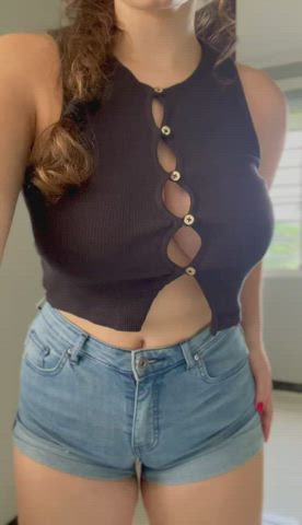 my big natural boobs vs. buttons on my shirt (19f)