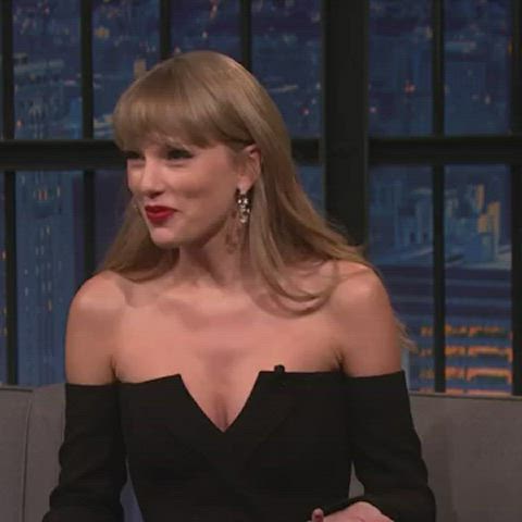 Celebrity Cleavage Taylor Swift gif