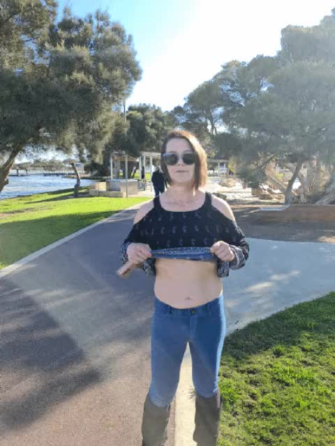 Park flash ??[OC][34F]