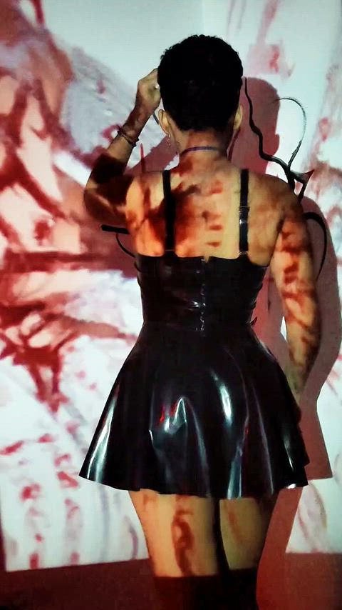 Experience the heat: latex, light, and my body as the ultimate canvas! Bloody feelings