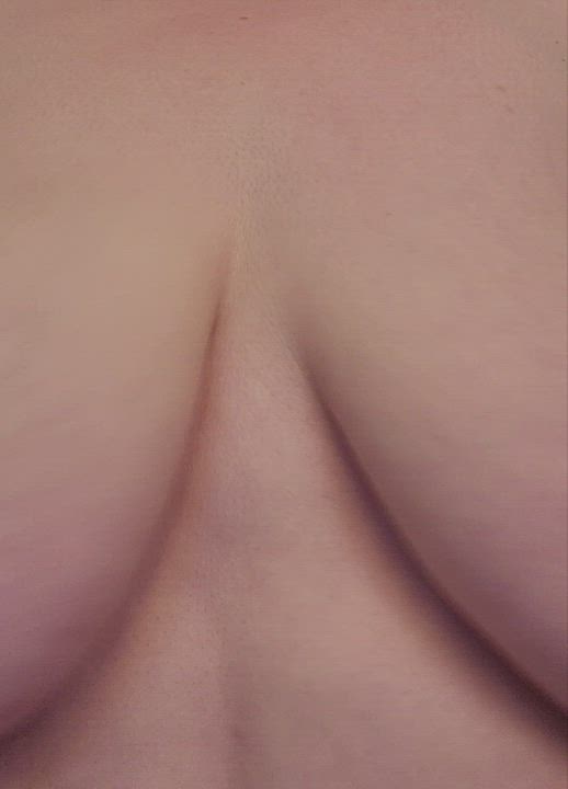 Happy Friday. Happy titties