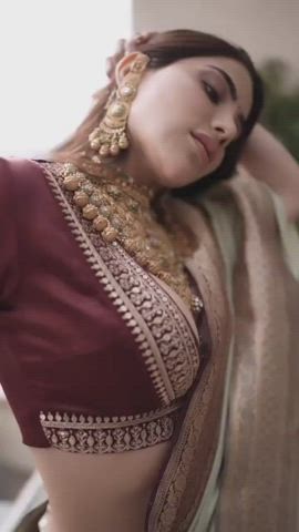 cleavage desi indian model non-nude saree gif